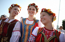 Троицкие хороводы, «песни лихолетья», спектакли о расказачивании: на Кубани прошёл фестиваль «Александровская крепость»